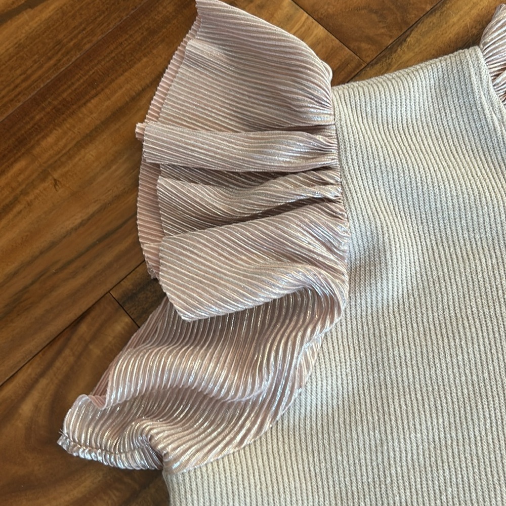 MUST GO!! Cute Pink blouse - Picture 2 of 9